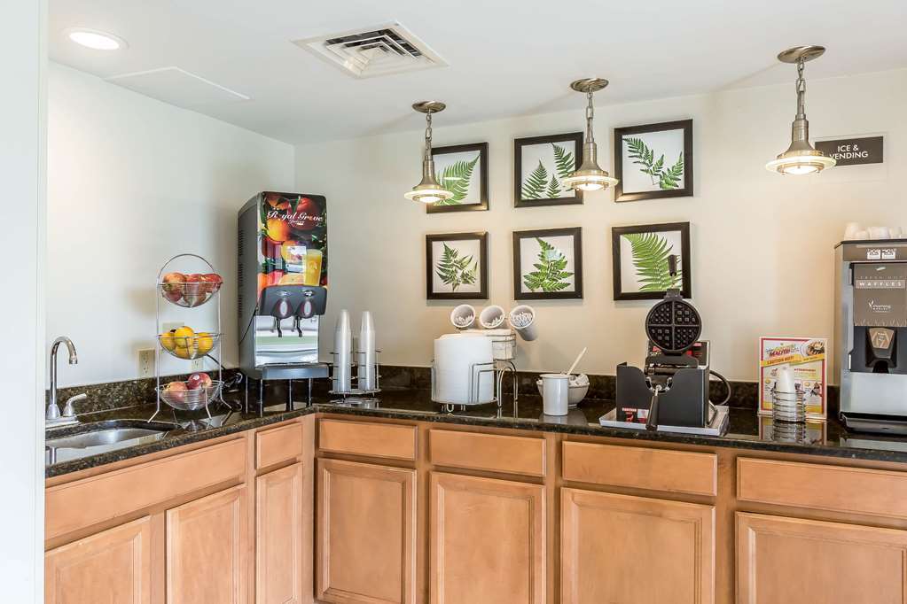 Quality Inn Grasonville Ресторан фото